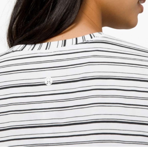 LULULEMON Cates Tee Cut Back Stripe White Black - Picture 3 of 6